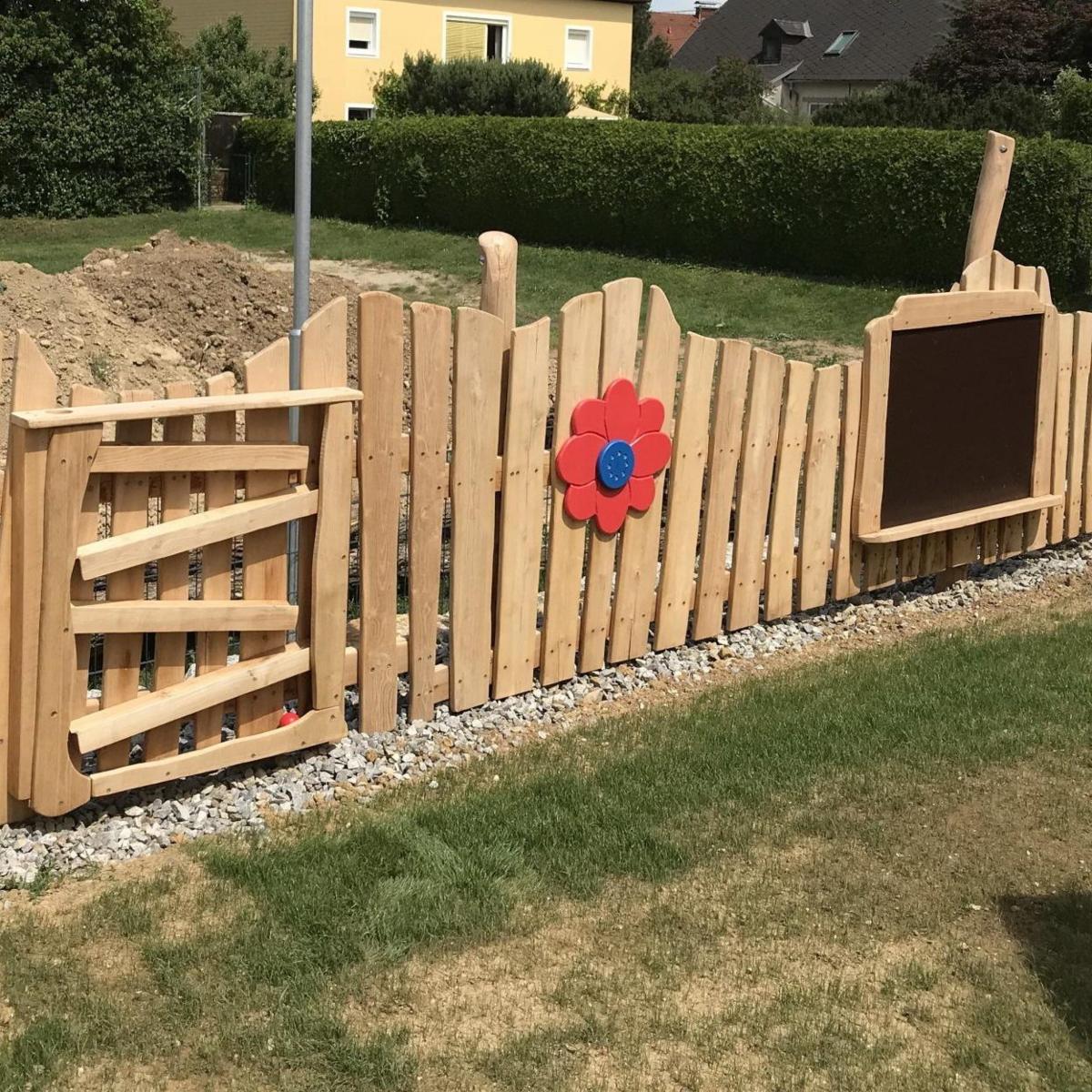 Spielwand Robinie (mit 3 Spielelementen)
